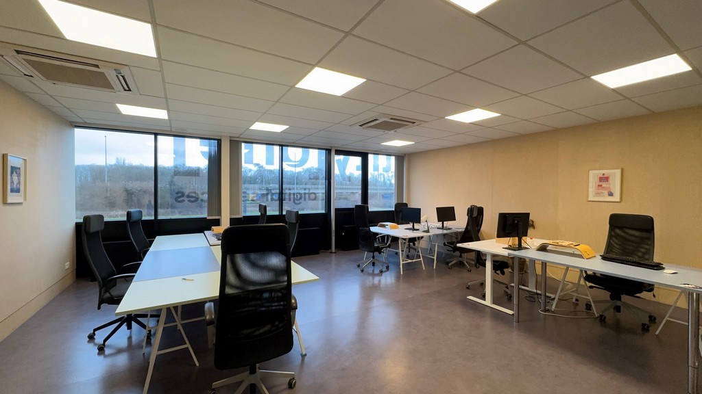 Strategisch gelegen kantoren te huur vlakbij klaverblad in Gent