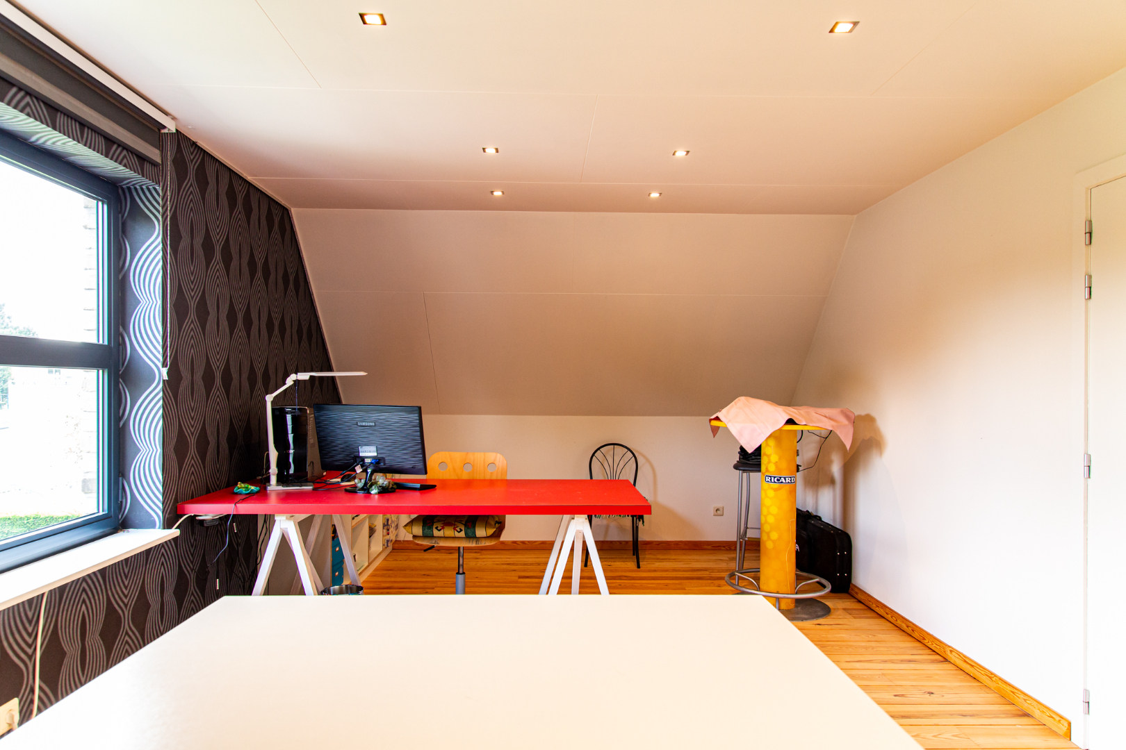 Eigentijdse woning met 3 slpks en prachtig aangelegde tuin 