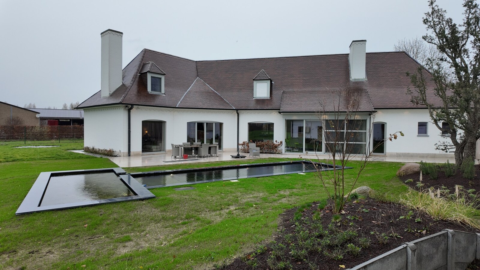 Prachtige landelijke villa met zwemvijver en paardenfaciliteiten 13.459m² 