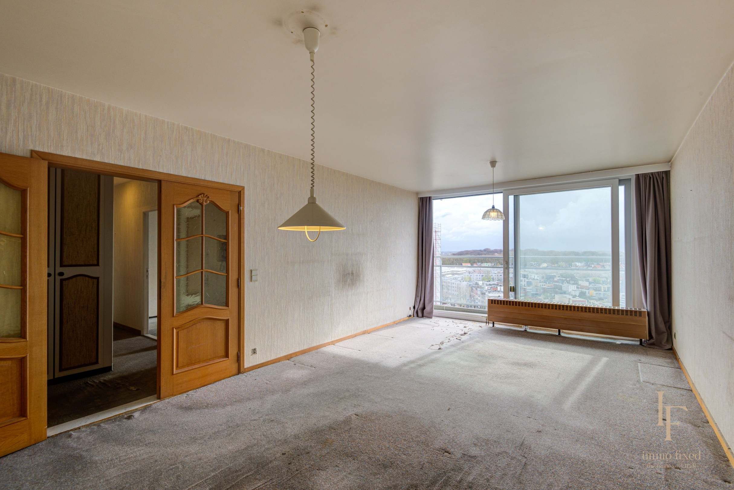 Te renoveren parel met potentieel + garagebox te Berchem! 