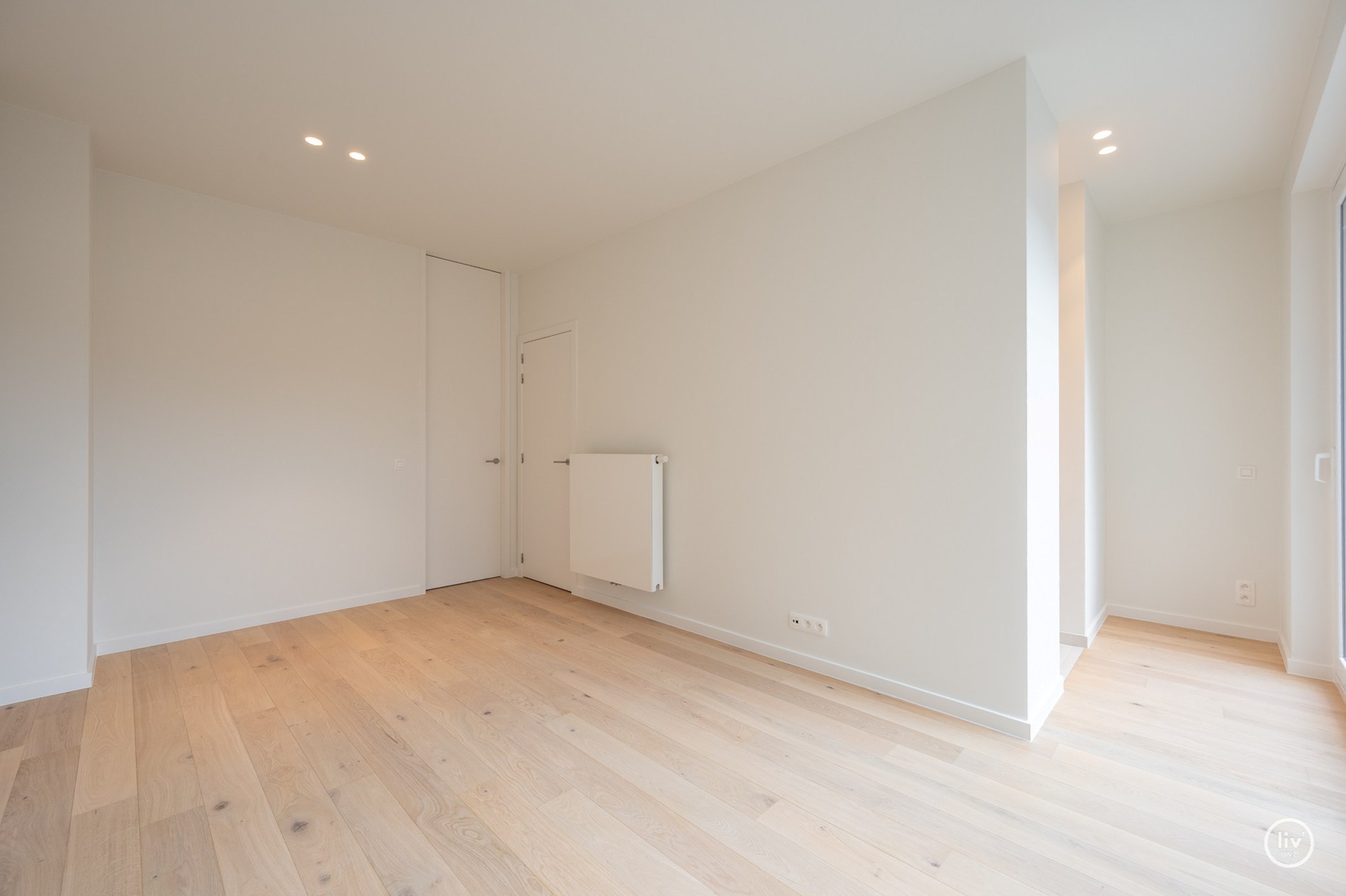 OPENDEURDAG - Zaterdag 15.09 - tussen 16u-18U: Nieuwbouw-duplex op de gelijkvloerse &amp; eerste verdieping  gelegen te Lentelaan in  Duinbergen met zongerichte terrassen. 