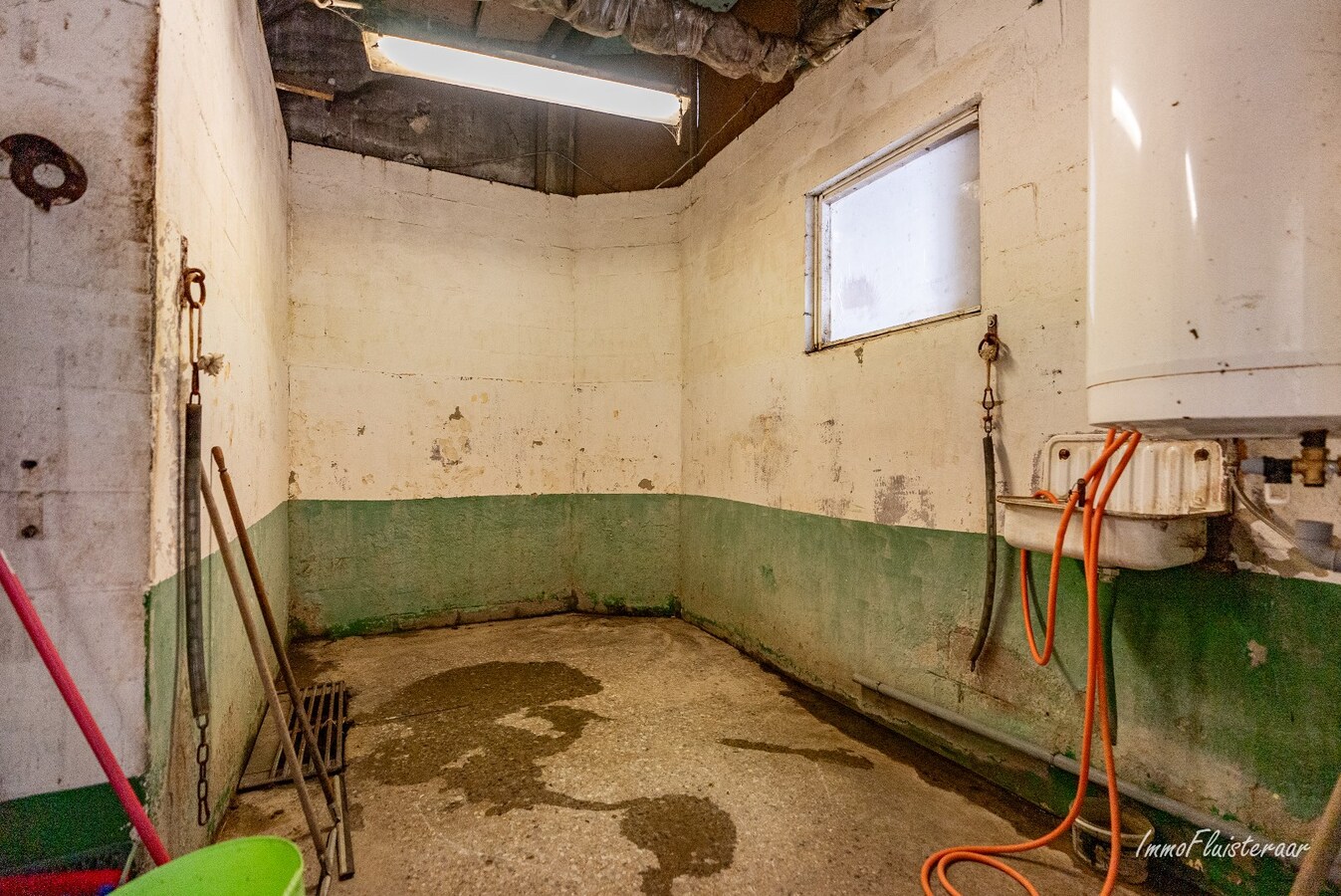 Propriété équestre avec maison à rénover à ca. 90a à Wonck (Bassenge). 