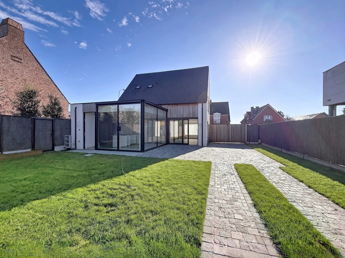 Villa te huur | onder reservatie in Izegem