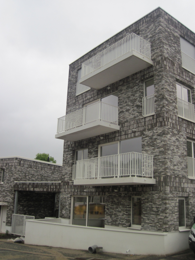 Groen wonen in de Weverij.    2-slp-appartement met een autostaanplaats. 