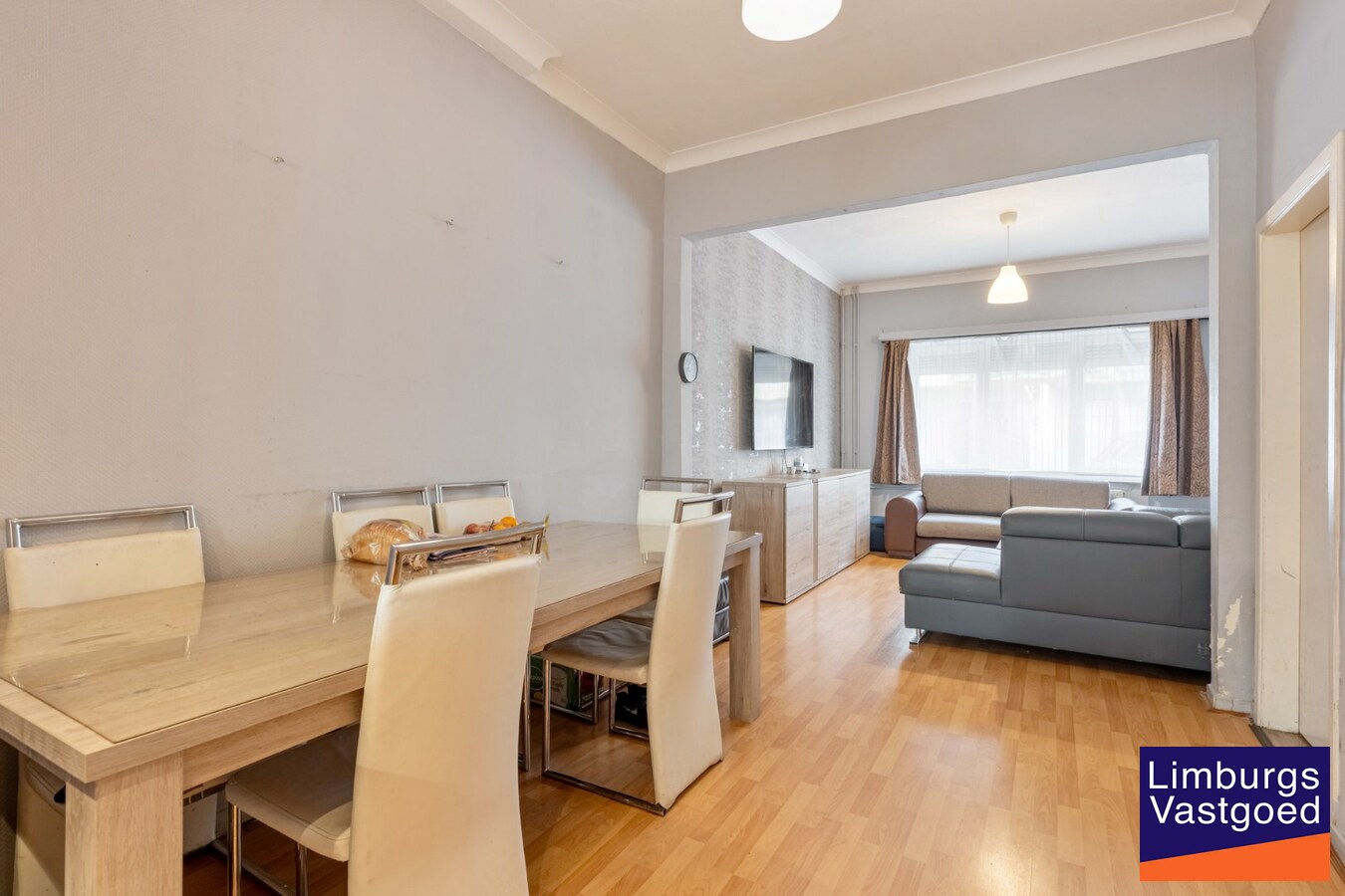 Deels gerenoveerde woning met stadstuin, 3 slpk, 2a60ca, tussen de kleine en grote ring 