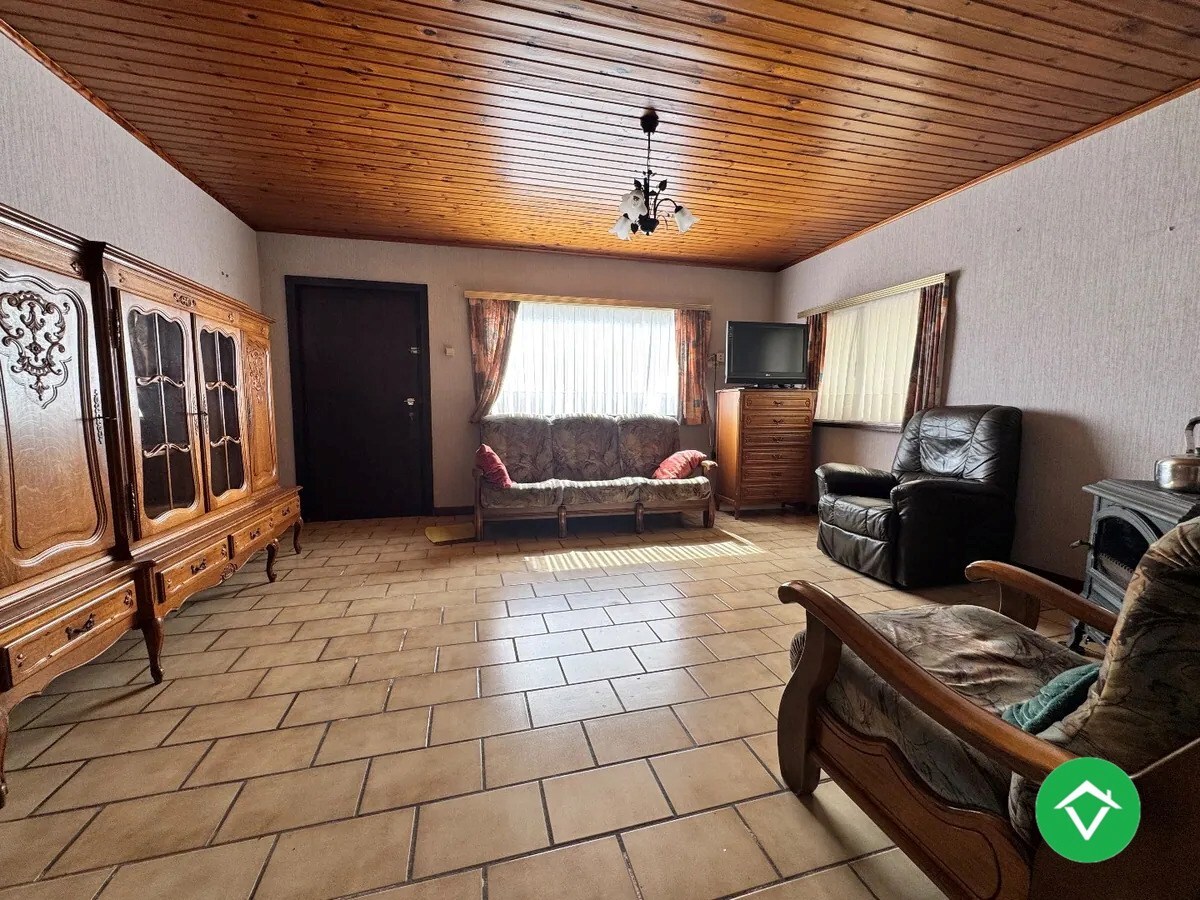 Woning met 3 slaapkamers tuin en garage te Gistel 