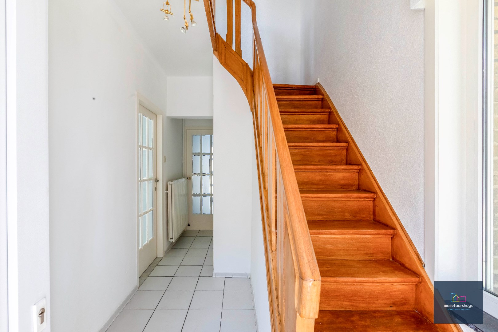 Centraal gelegen halfopen bebouwing met stadskoer 