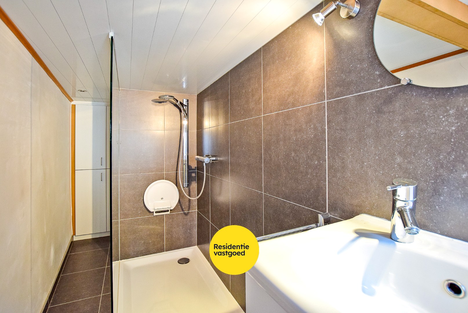 Ruime gezinswoning met 3 slaapkamers, grote tuin en garage. 