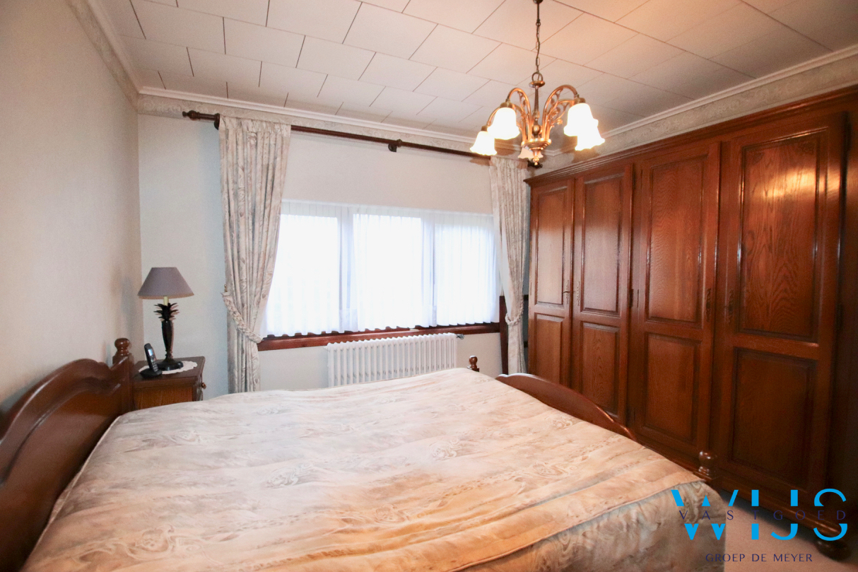 Ruime gezinswoning met 5 slaapkamers &amp; ZUIDgerichte tuin te Zelzate! 