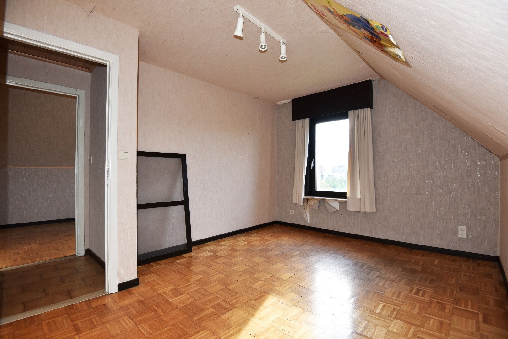 Ruime woning met 4 slpks op 1.042m² rustig gelegen te Lembeke 