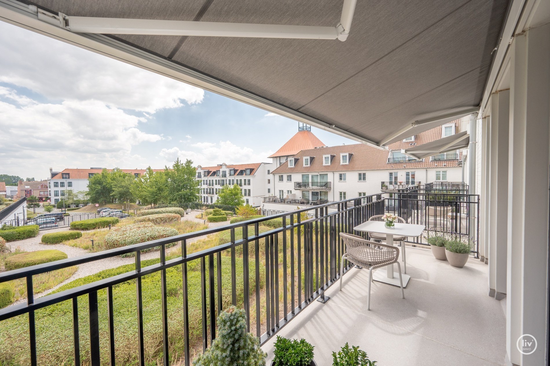 Appartement moderne avec 2 chambres à coucher complètes et de grandes terrasses orientées au sud situé à Duinenwater. 