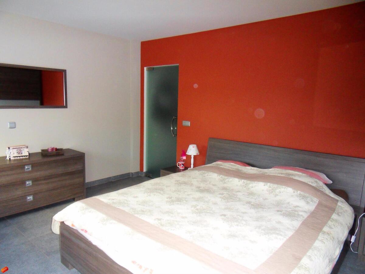 Ruim en lichtrijk appartement met groot terras te Koekelare 