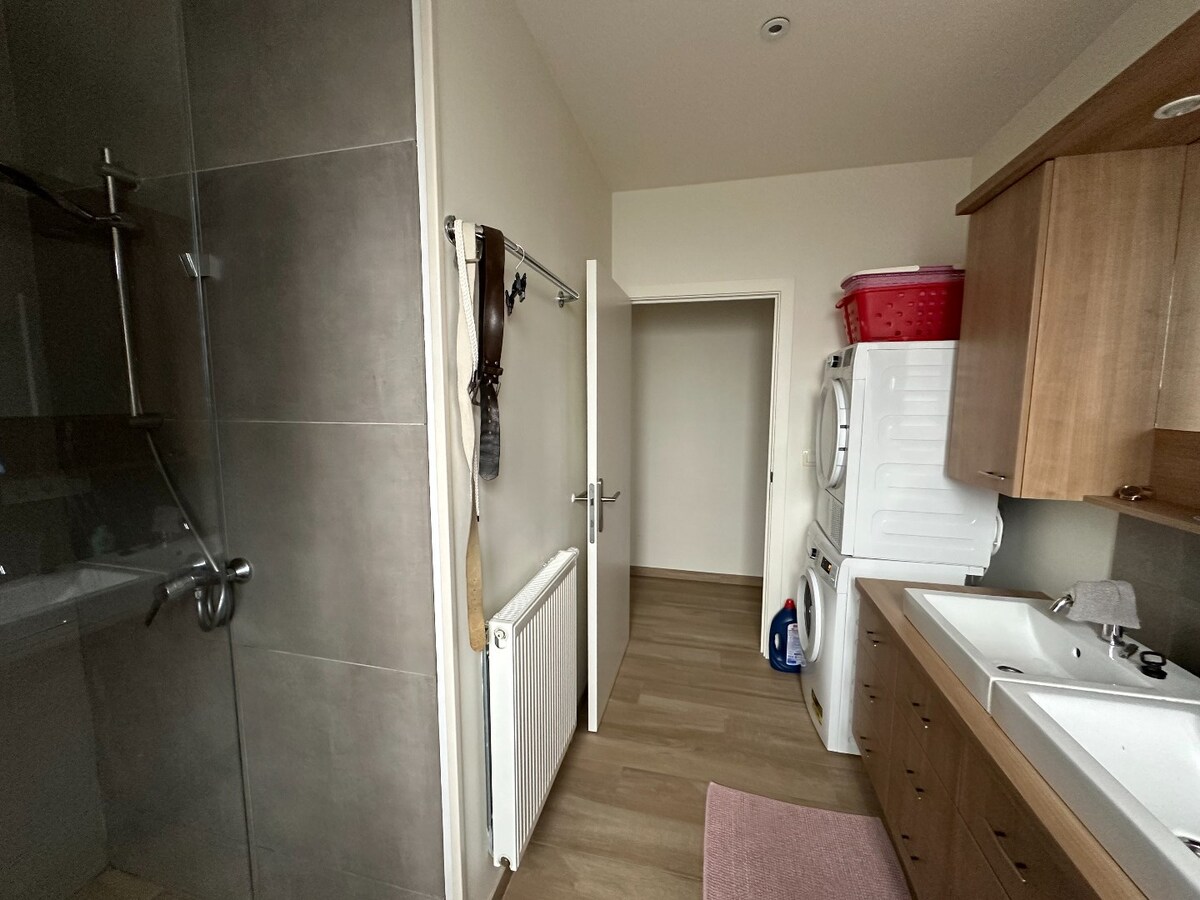 Ruime 3-slaapkamerappartement in het centrum van Merkem 