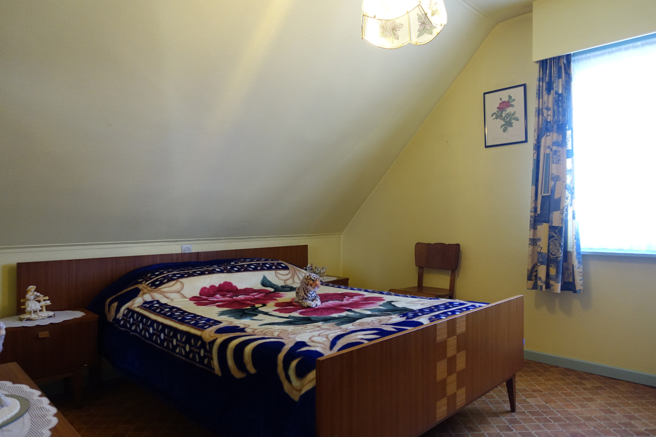 Half-open woning met 4 slaapkamers op unieke ligging 