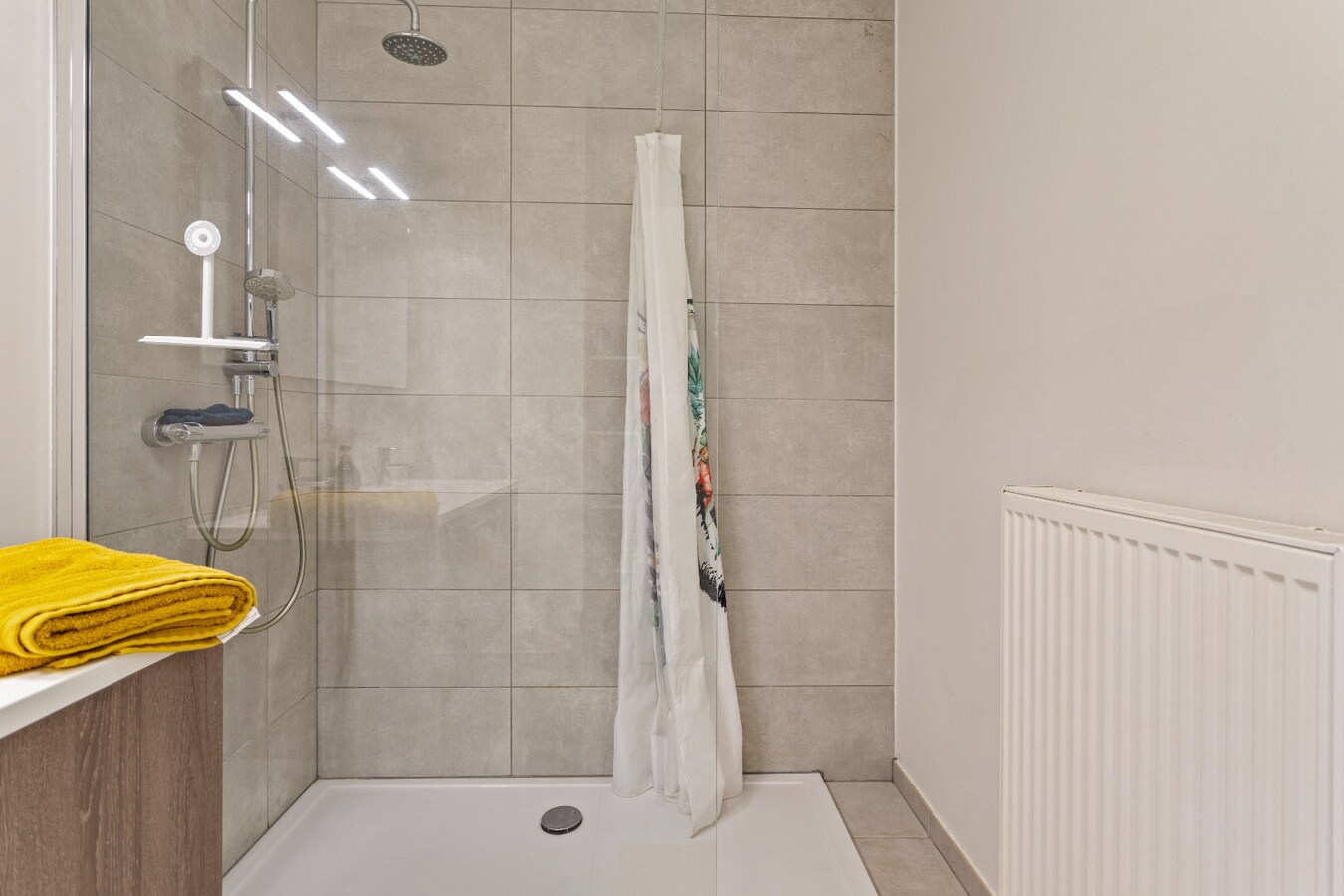 Instapklaar tweeslaapkamerappartement aan de Schelde 