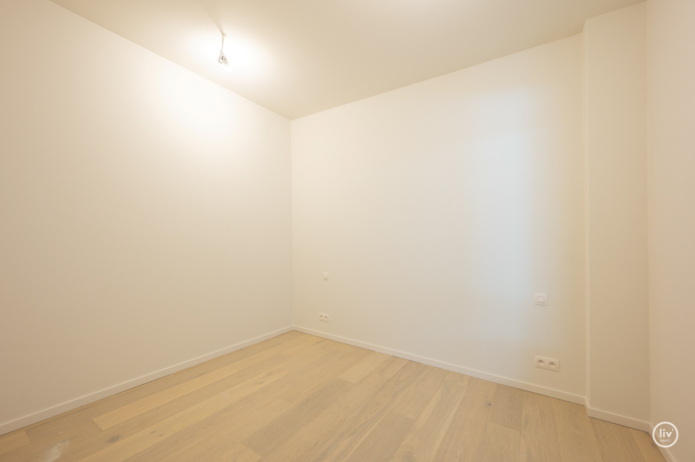 Centraal gelegen 3-kamer appartement te Res. Hoost op wandelafstand van de Zeedijk van Heist. 