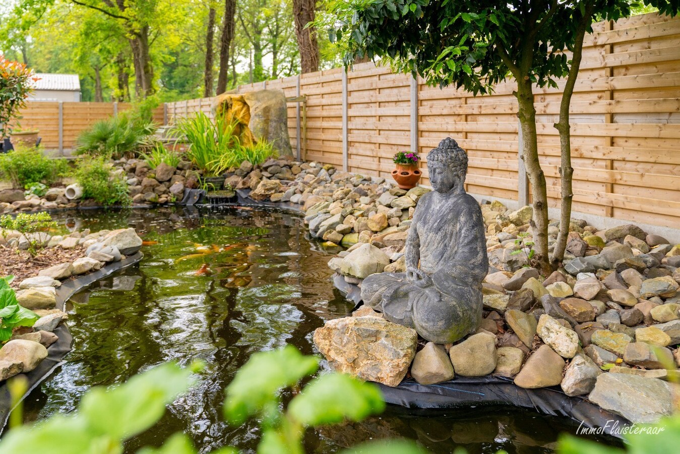 Prachtige villa met hippische accommodatie en binnenpiste op ca. 2ha te Paal 