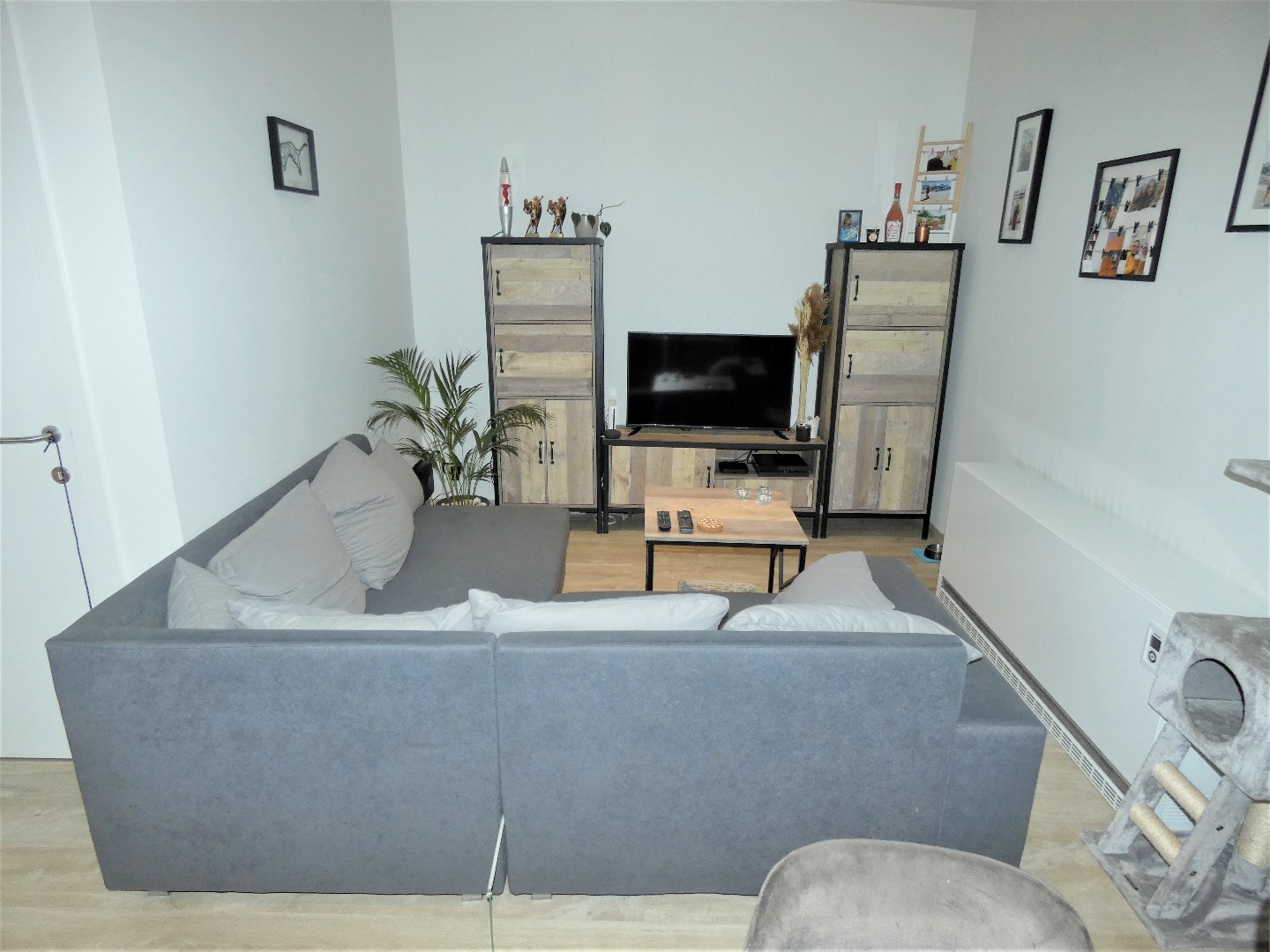 Gezellig appartement, gelijkvloers, met 1 slaapkamer en garage. 