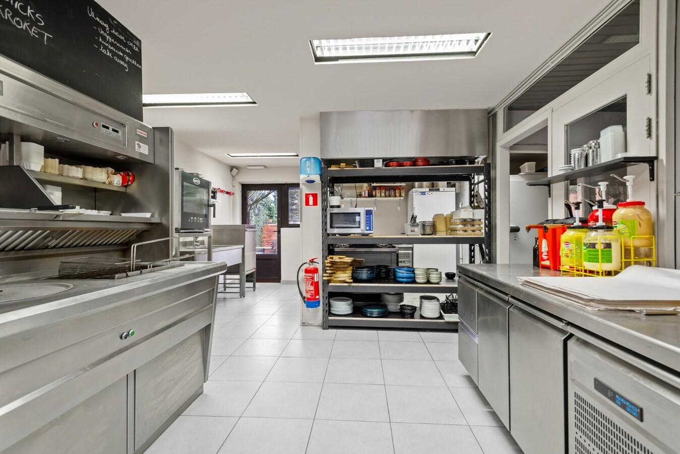 Ideaal gelegen handelspand / kantoor 