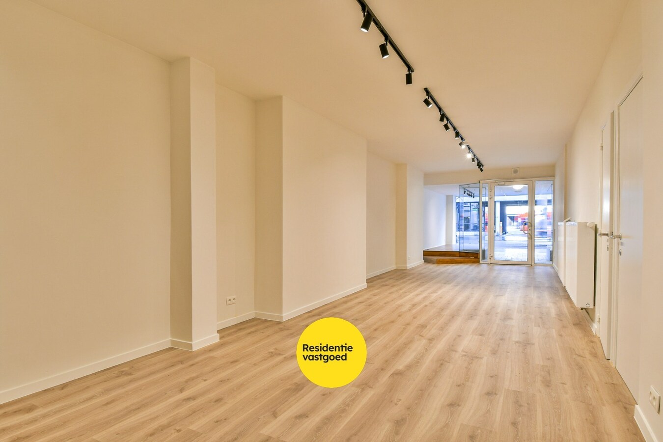 Te huur commerciële winkel - Oostende