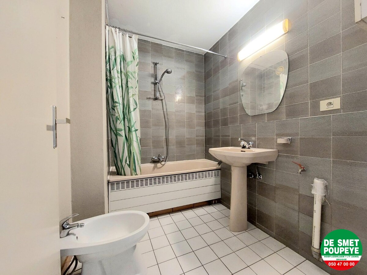 Zonnig hoekappartement met autostaanplaats 