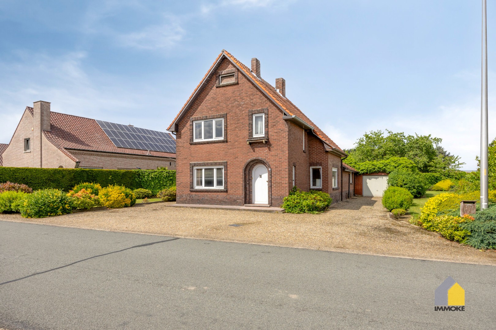 Te renoveren woning met 3 slpks op een perceel van 6 a 44 ca. 