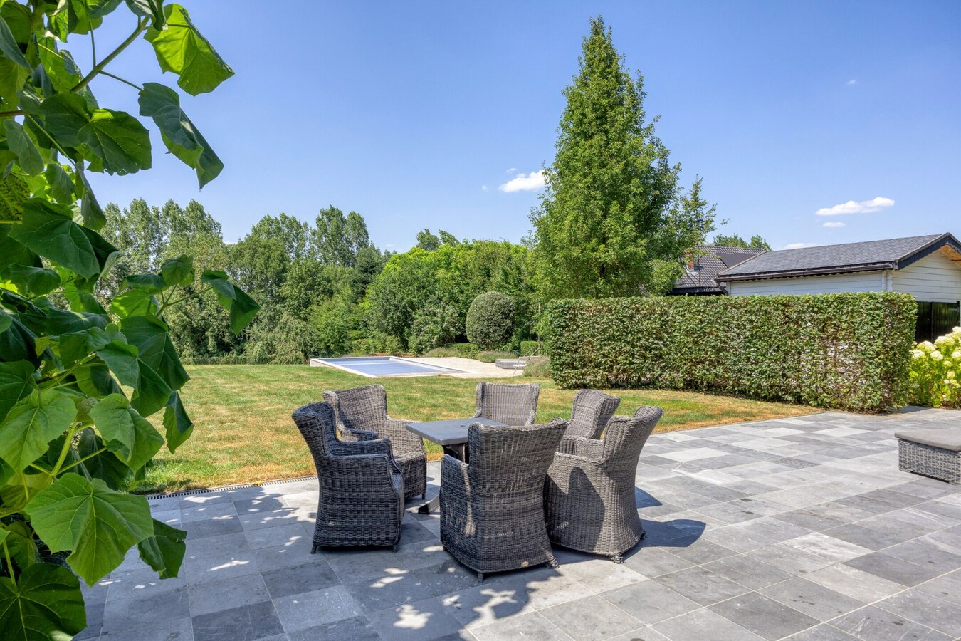 Exclusieve VILLA met zwembad in Zétrud-Lumay (Jodoigne) 