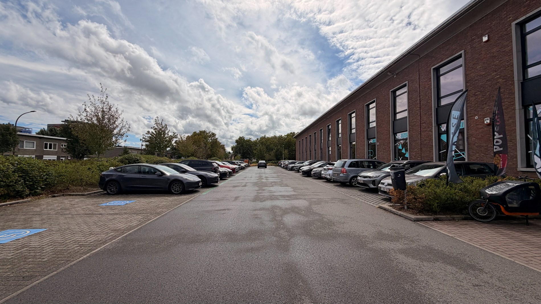 Instapklare kantoren met ruime parking te huur in Mechelen