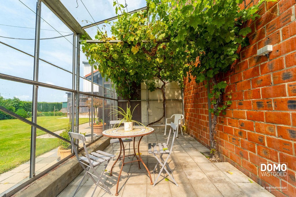 UNIEKE WONING MET 2 RUIME LOODSEN OP PERCEEL VAN 58A49CA 