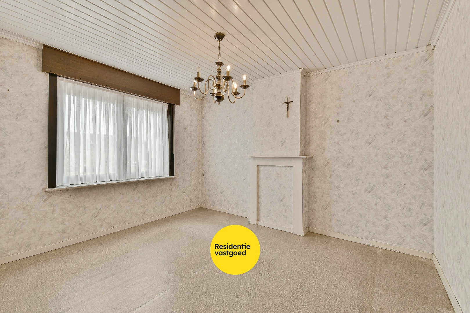 Rijwoning met veel potentieel op centrale ligging 