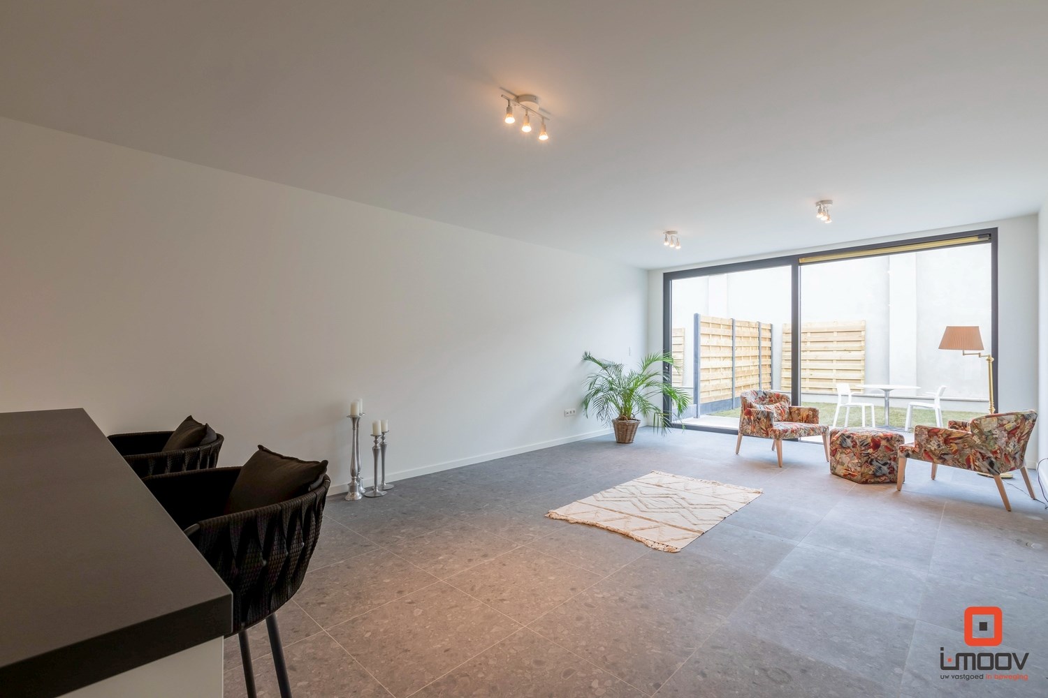 Ruime, zeer recente woning in rustige buurt 