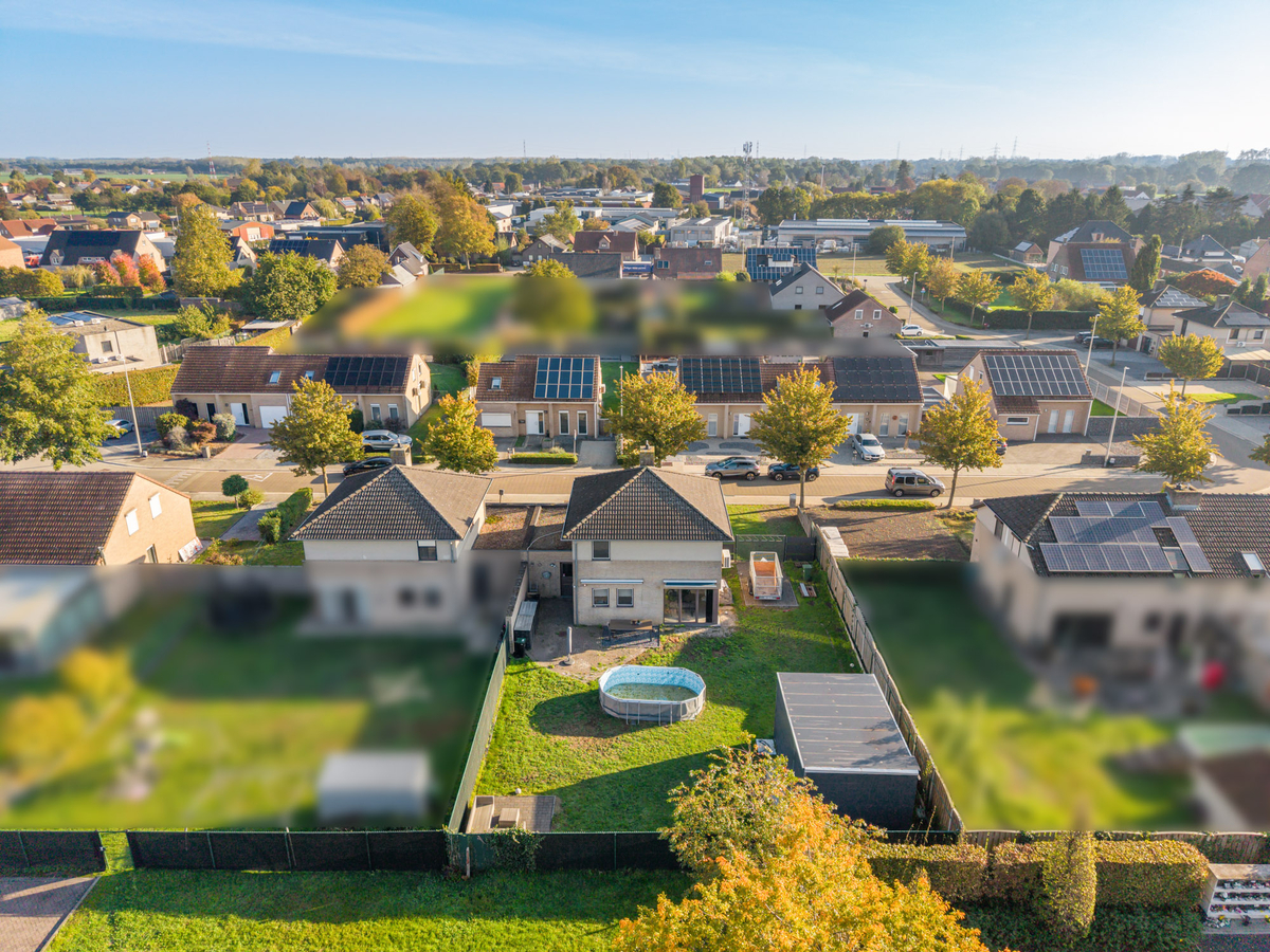 In Neeroeteren-centrum gelegen piramidewoning 