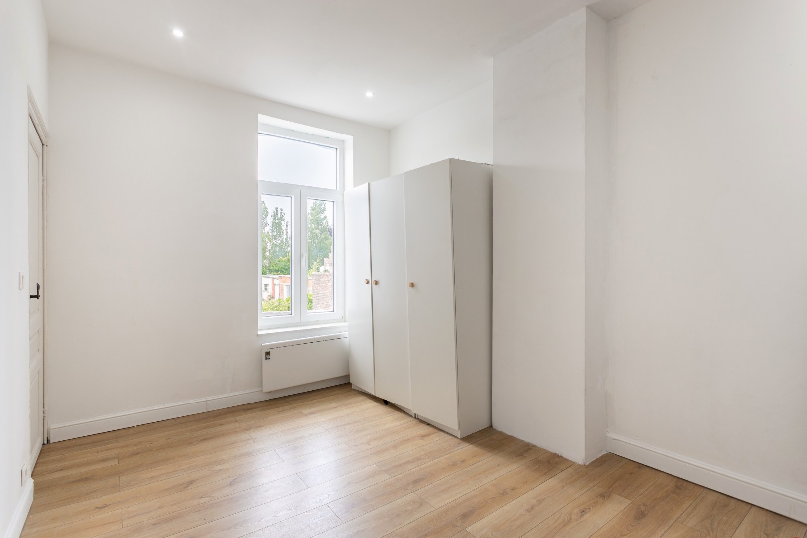 Gerenoveerde woning (EPC B) met 3 slaapkamers, 2 badkamers, tuin en garagebox te koop 