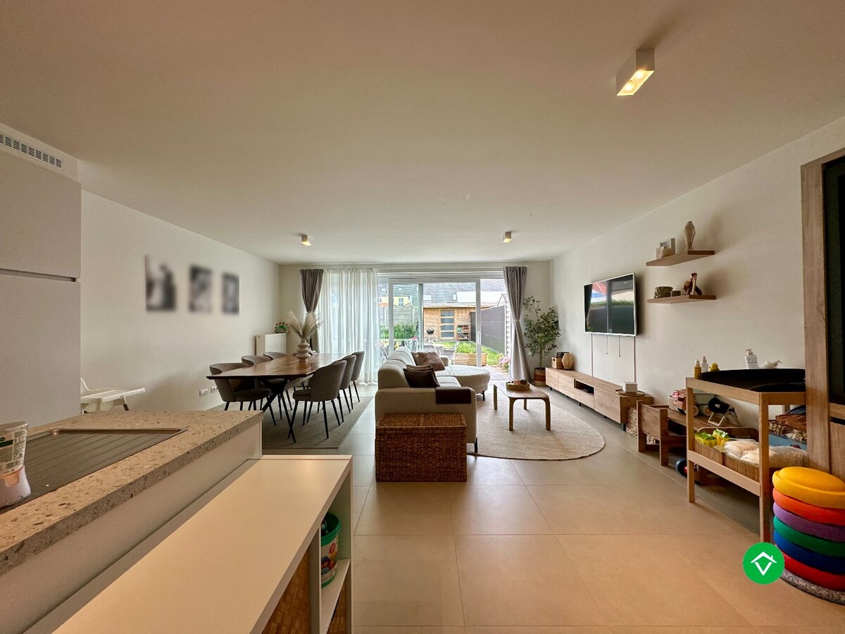 Instapklare halfopen nieuwbouwwoning te huur in Eernegem 