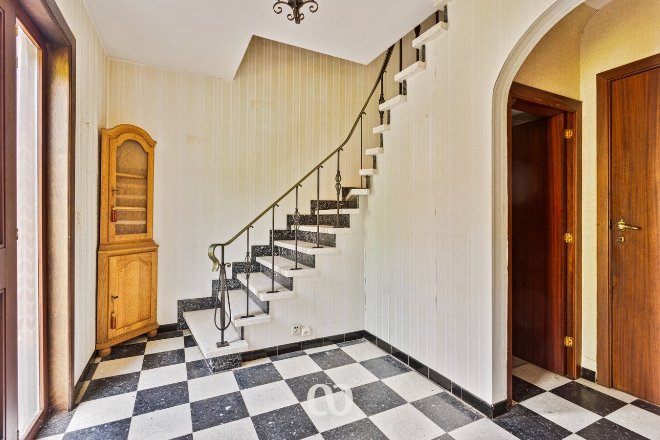 Te renoveren woning op sublieme locatie 