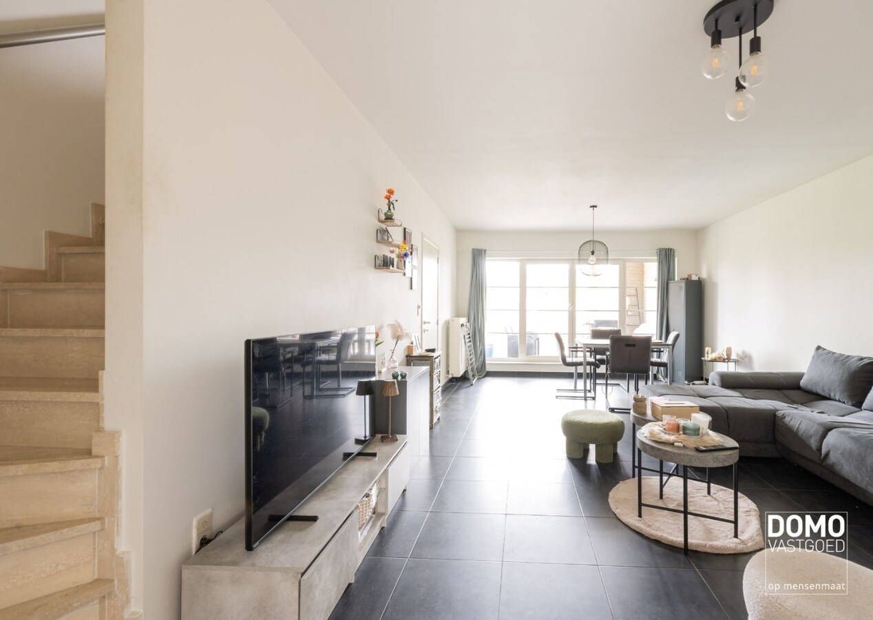 MODERN DUPLEXAPPARTEMENT MET TERRAS EN AUTOSTANDPLAATS IN LANAKEN 