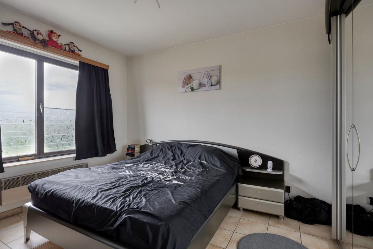 Opbrengsteigendom met 3 appartementen en 7 garages 