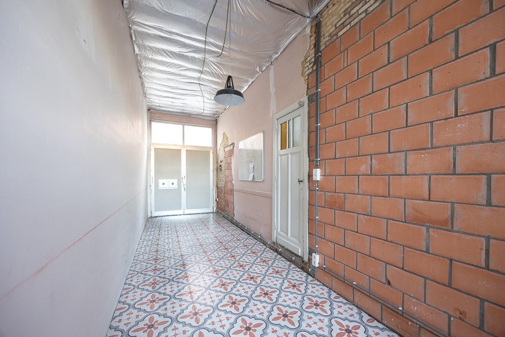 Ruime gezinswoning met grote koer (overdekt terras) nabij het Rivierenhof te Deurne 