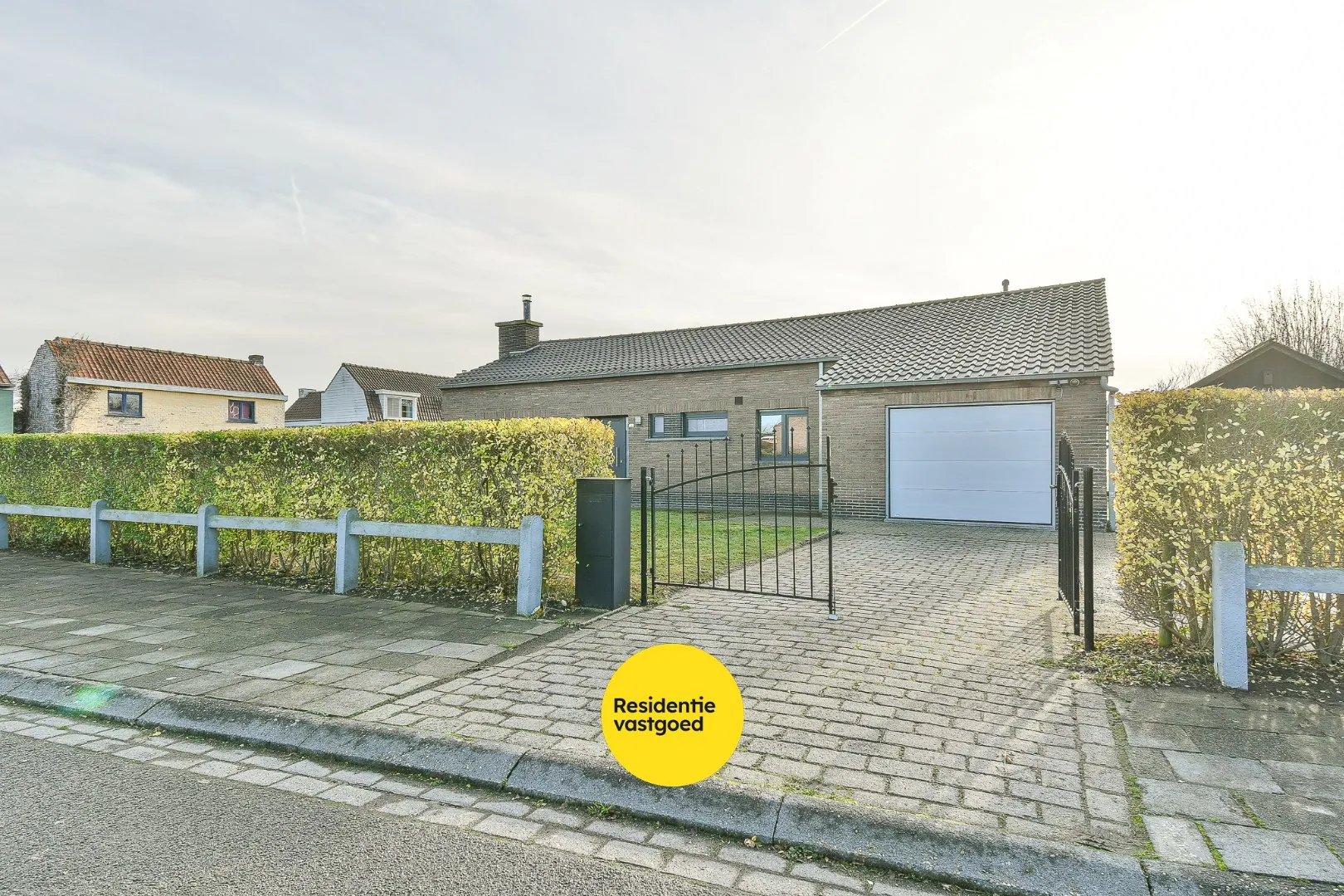 Bungalowwoning op rustige ligging met gerenoveerde keuken te huur