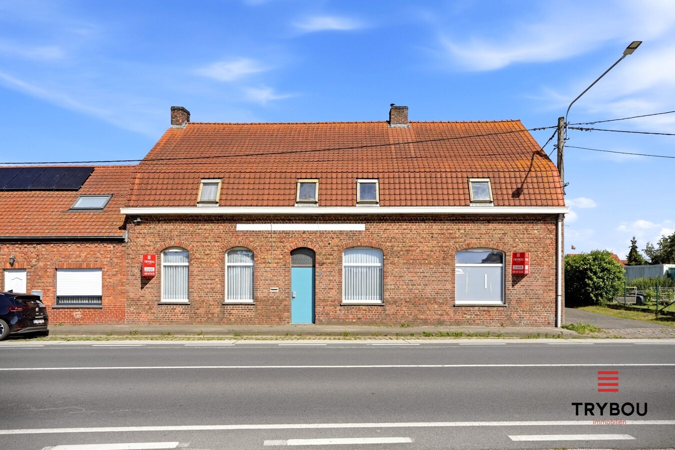 Te renoveren ruime halfopen bebouwing op een perceel van 1491m² met 7 slaapkamers! 