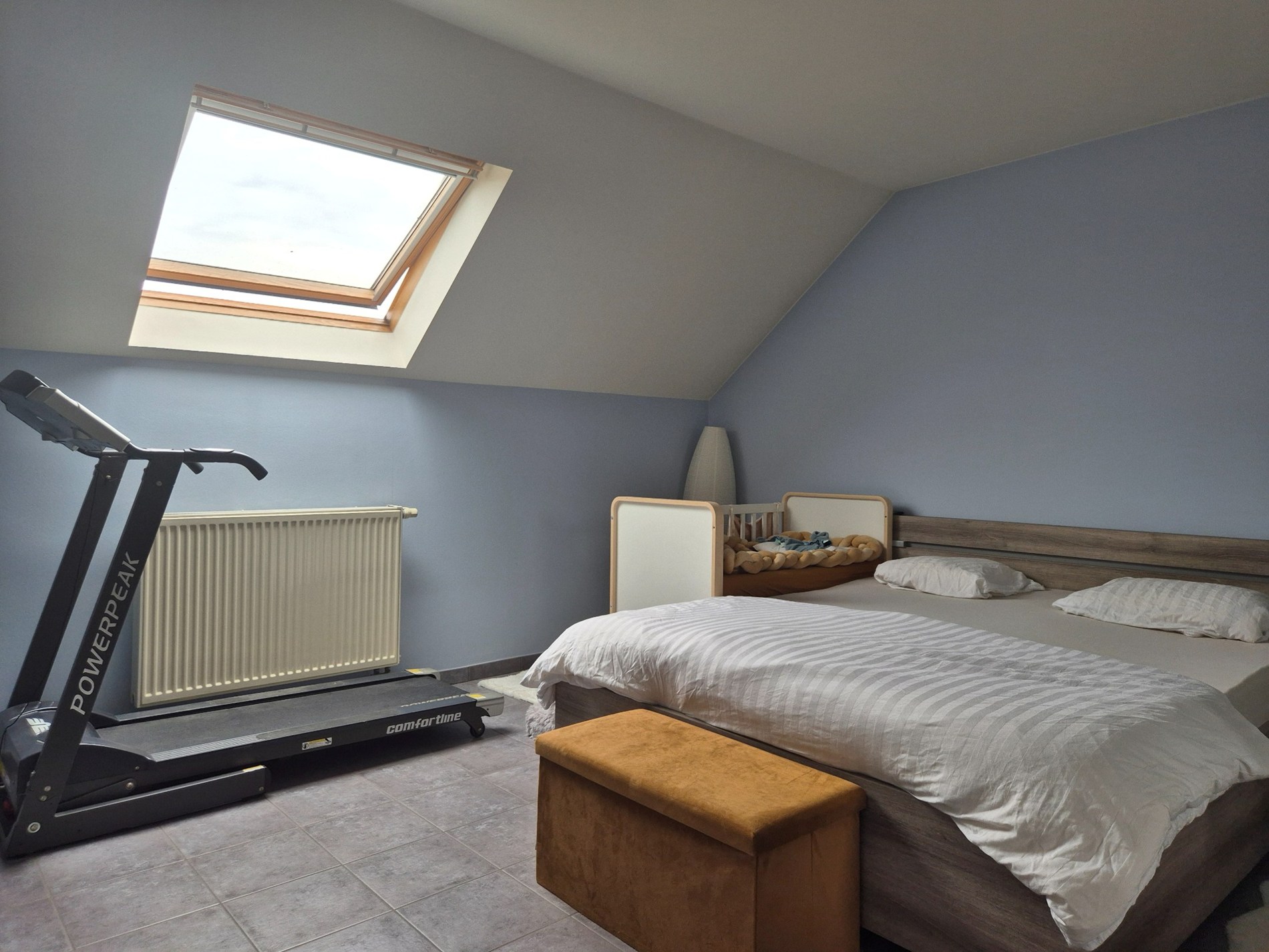 Duplex appartement met 2 slaapkamers en terras. 