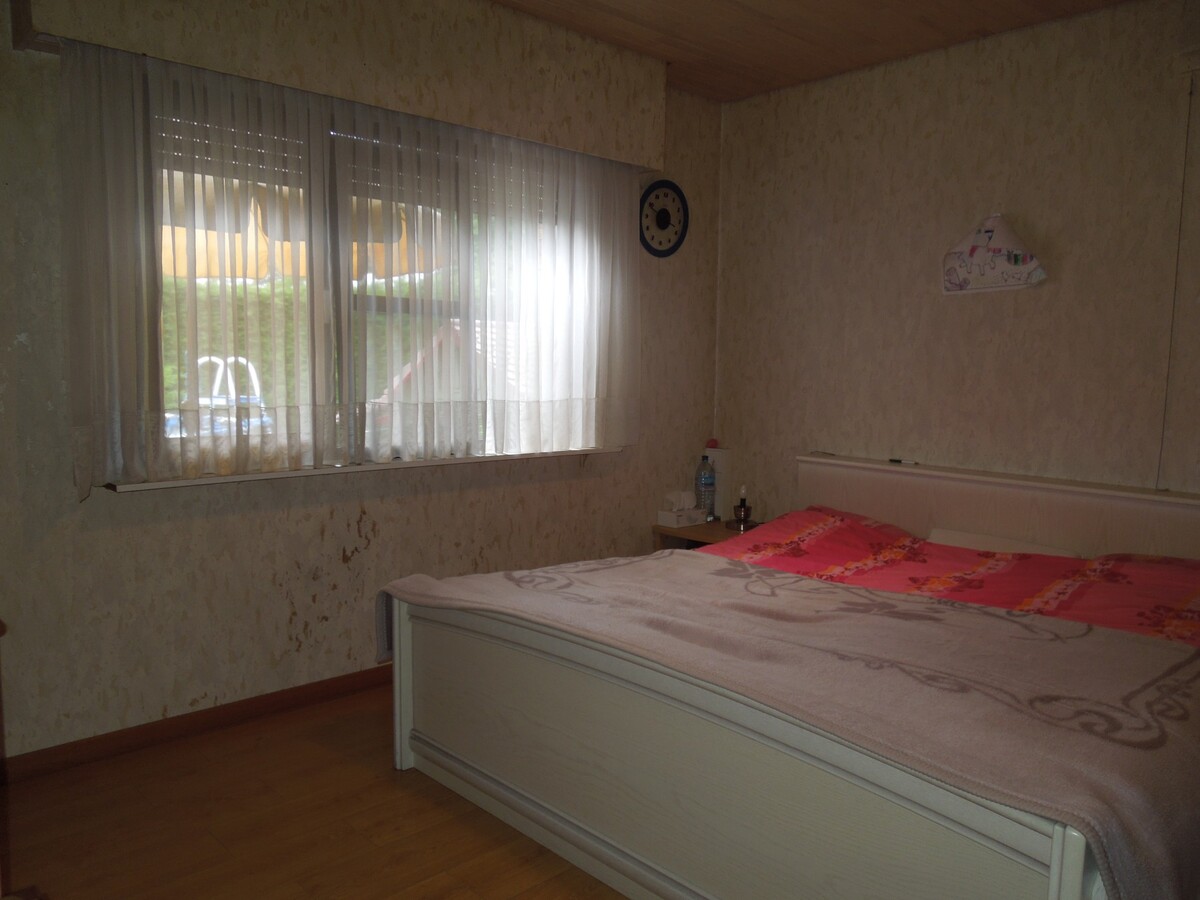 Alleenstaande woning met grote tuin 