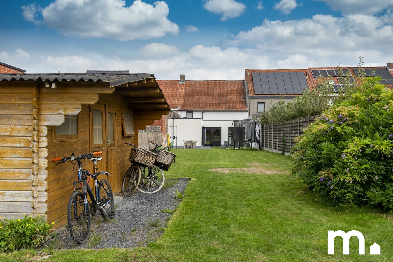 Ruime gerenoveerde gezinswoning met 5 slaapkamers en 2 badkamers ! EPC B ! 
