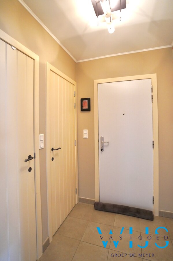 Charmant instapklaar tweeslaapkamer appartement in centrum Ertvelde! 