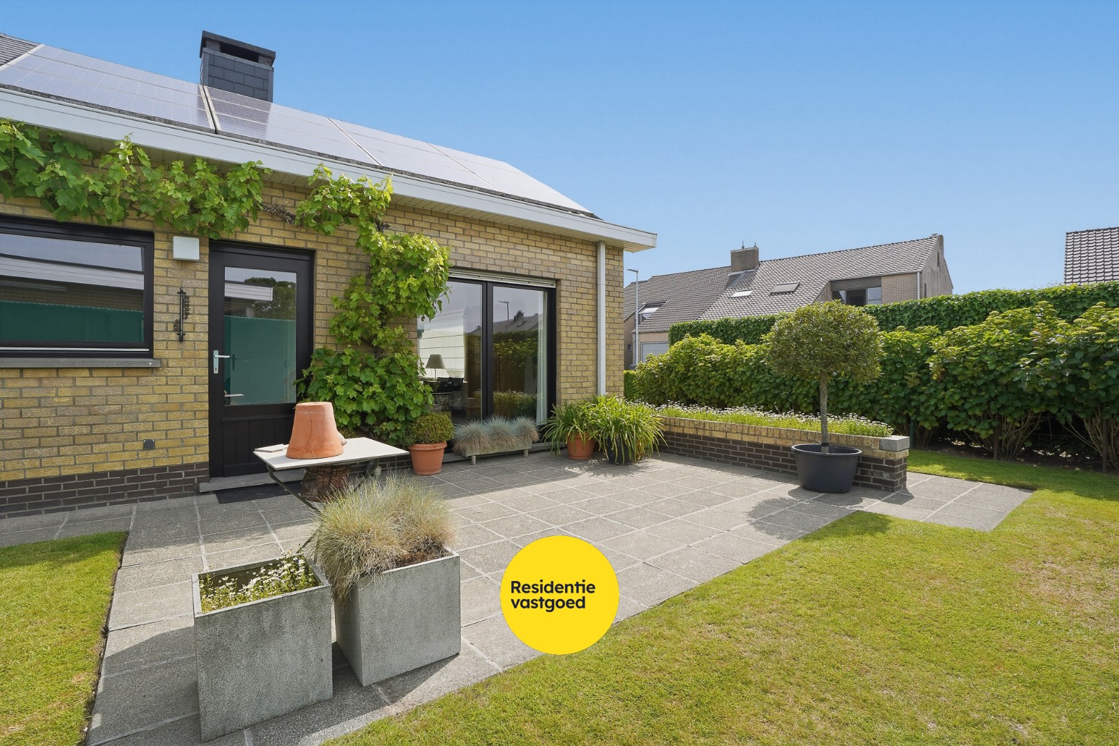 Verzorgde bungalow met 3 slpks op 571m² in rustige woonwijk te Varsenare 