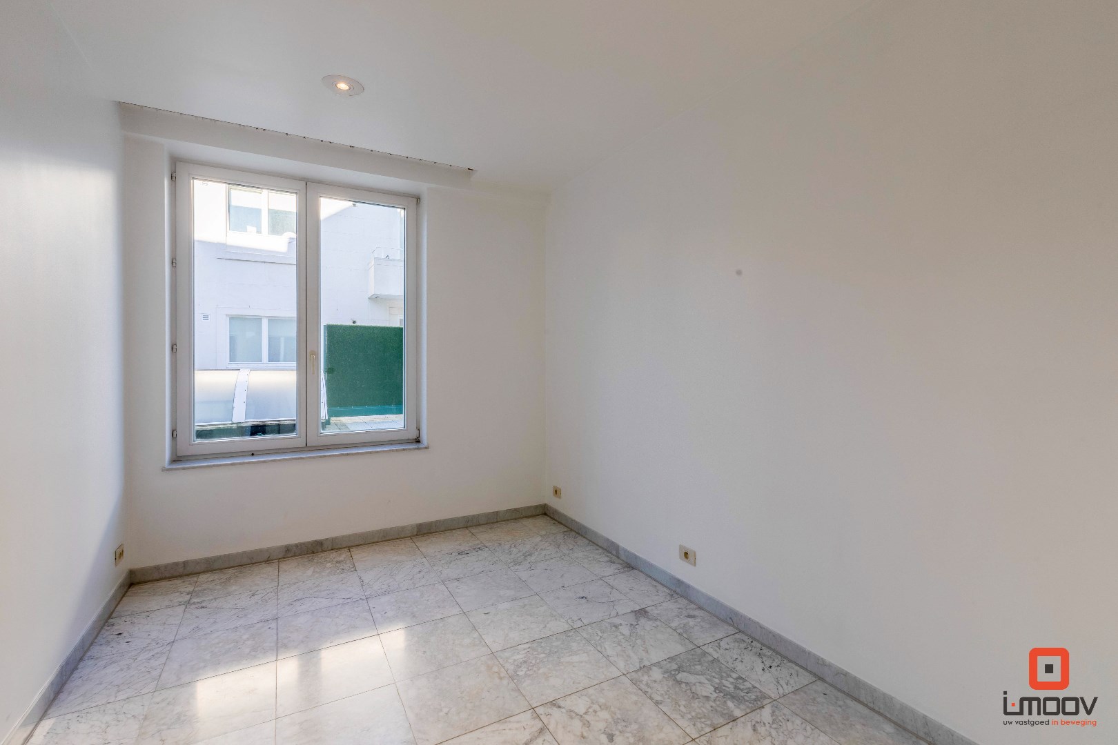 Lichtrijk appartement met uitgestrekt terras in hartje Gent! 