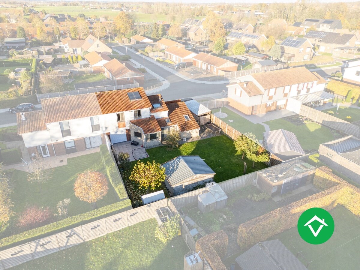 Woning met 5 slaapkamers en tuin in rustige wijk te Koekelare 