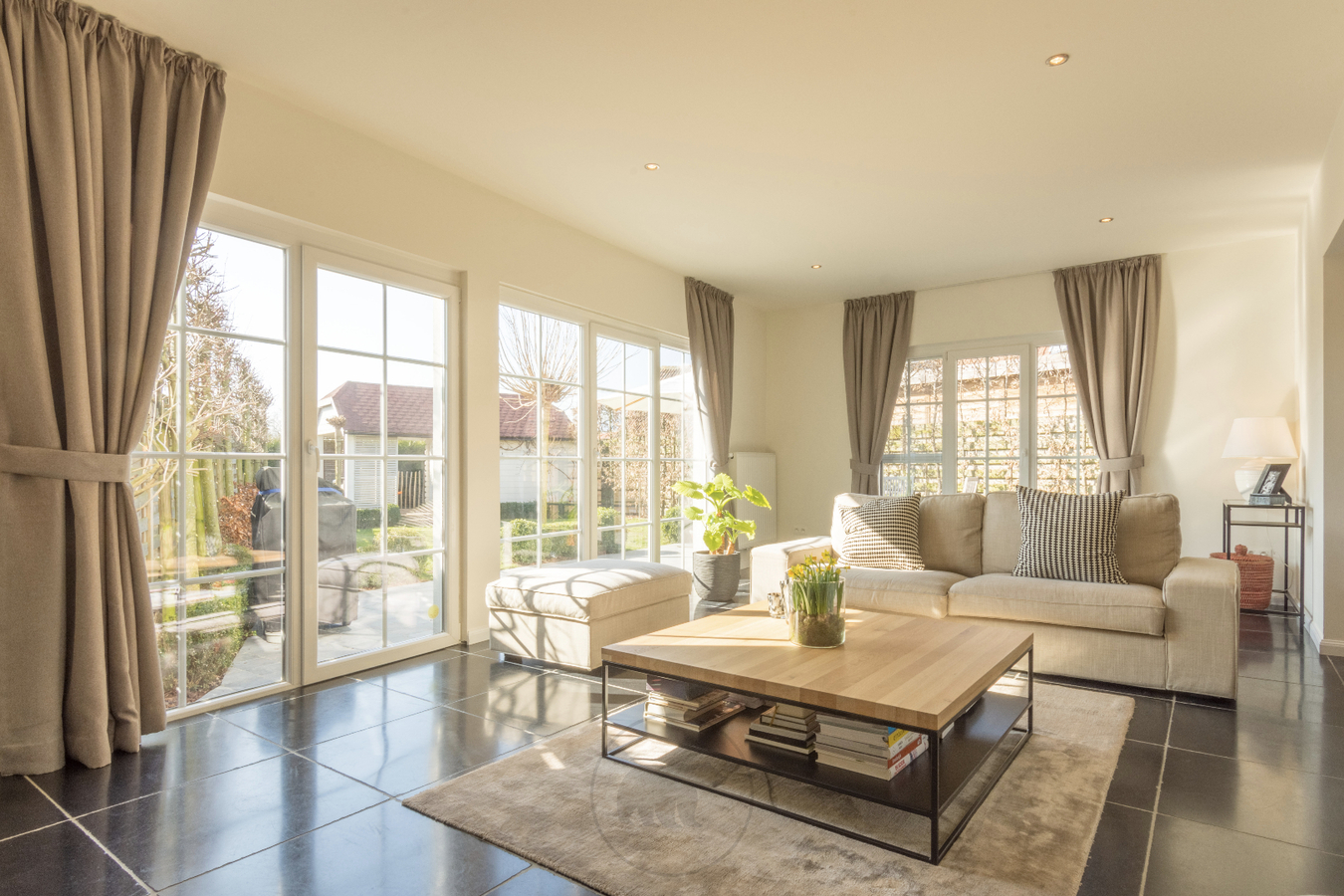 Instapklare woning met luxe-afwerking nabij centrum (DE PINTE) 