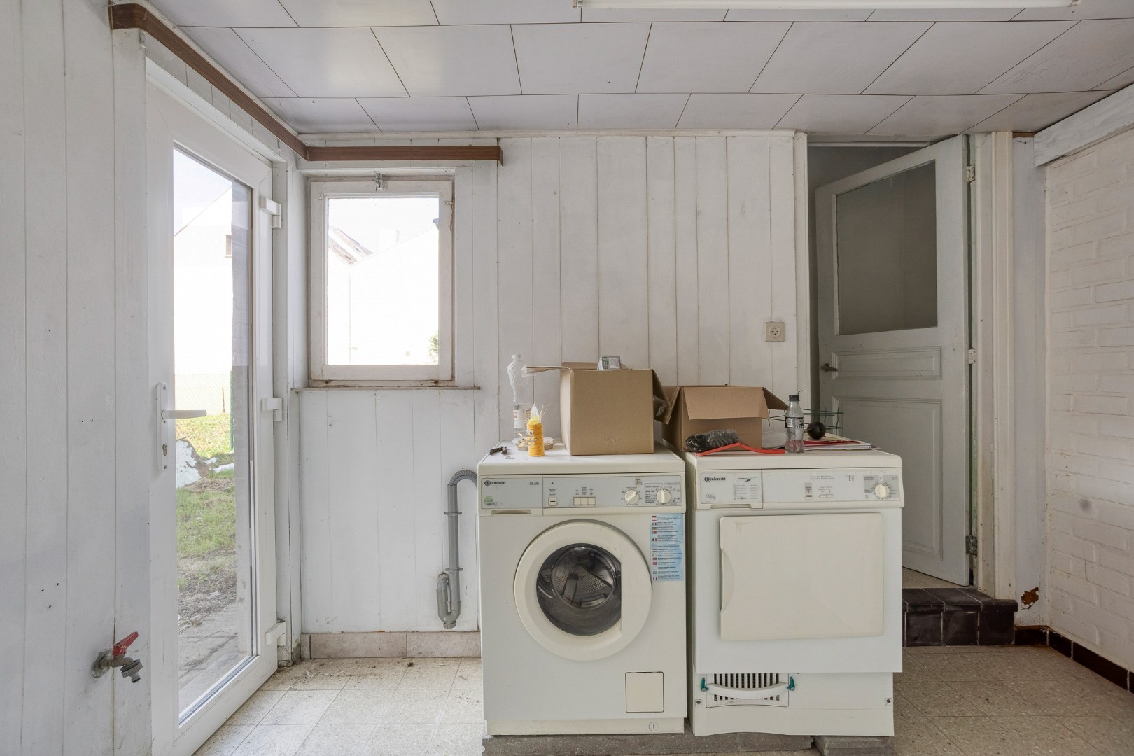 TE RENOVEREN WONING met 2/3/4 slaapkamers en tuin – 1640 SINT-GENESIUS-RODE 