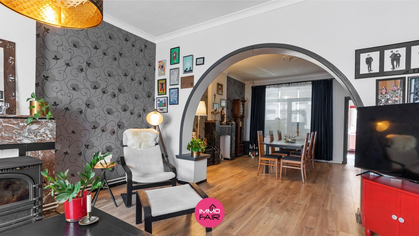 Karakteristieke hoeve met panoramisch zicht aan de achterzijde van perceel! 